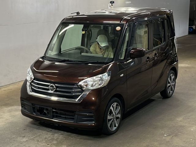 4271 Nissan Dayz roox B21A 2017 г. (KCAA Fukuoka)